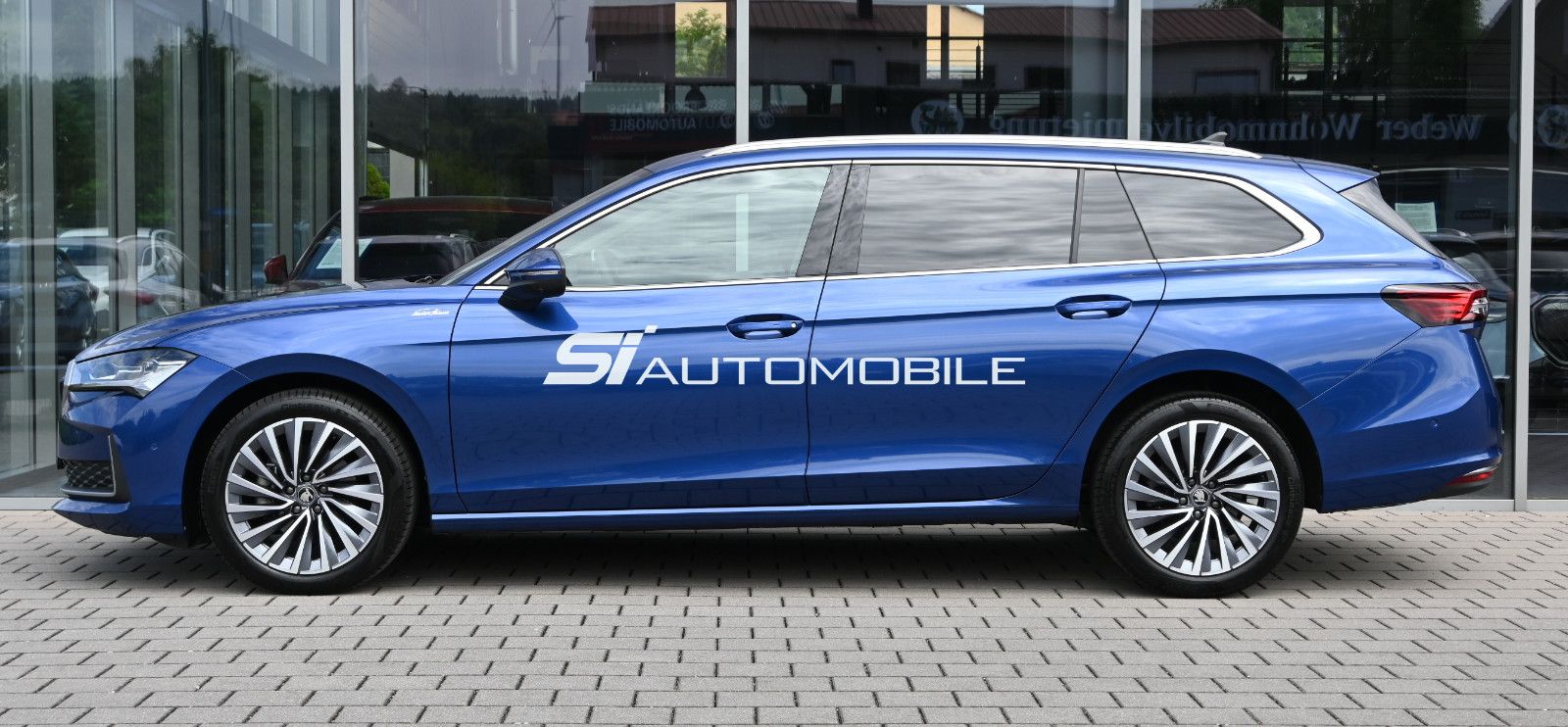 Fahrzeugabbildung SKODA Superb 2.0 TDI L&K Combi °ACC°AHK°HUD°STHZG°360°