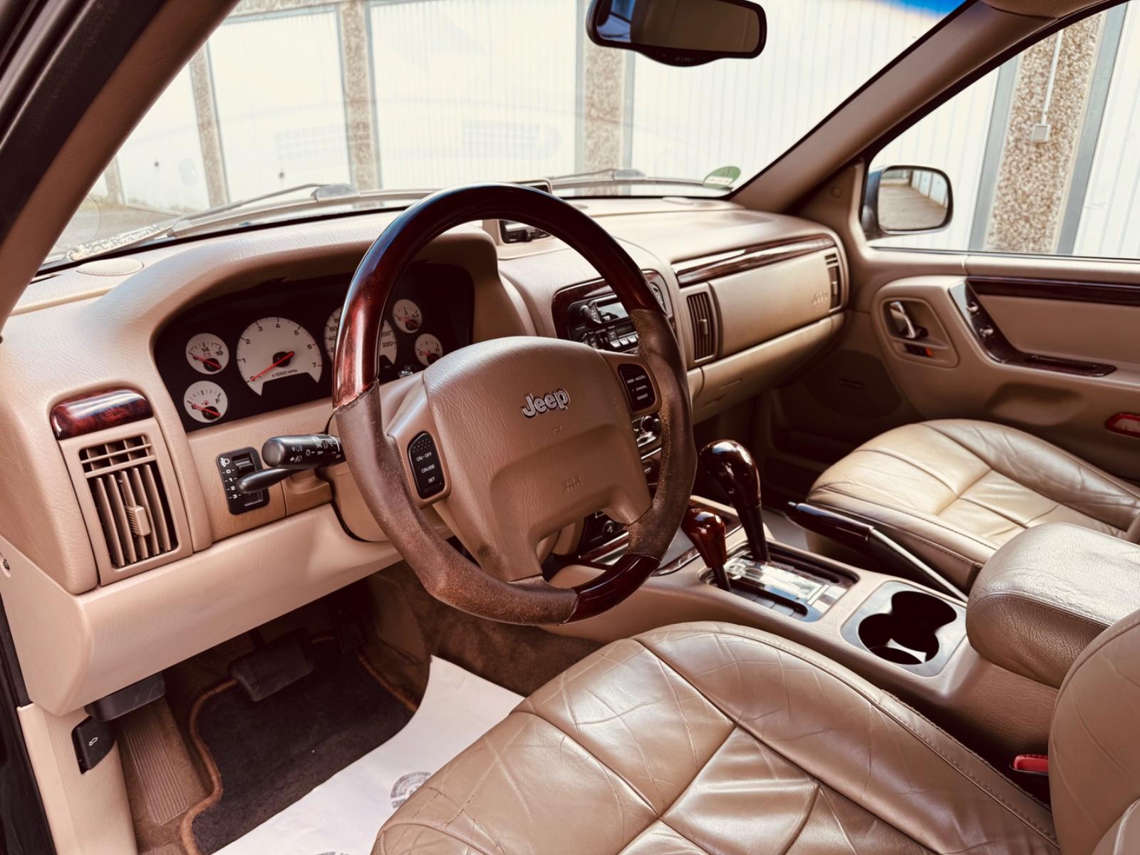 Jeep Grand Cherokee Limited 4.7 V8 223ch BVA - Attelage - Régulateur - Sièges éléctriques chauffants - Climatisation