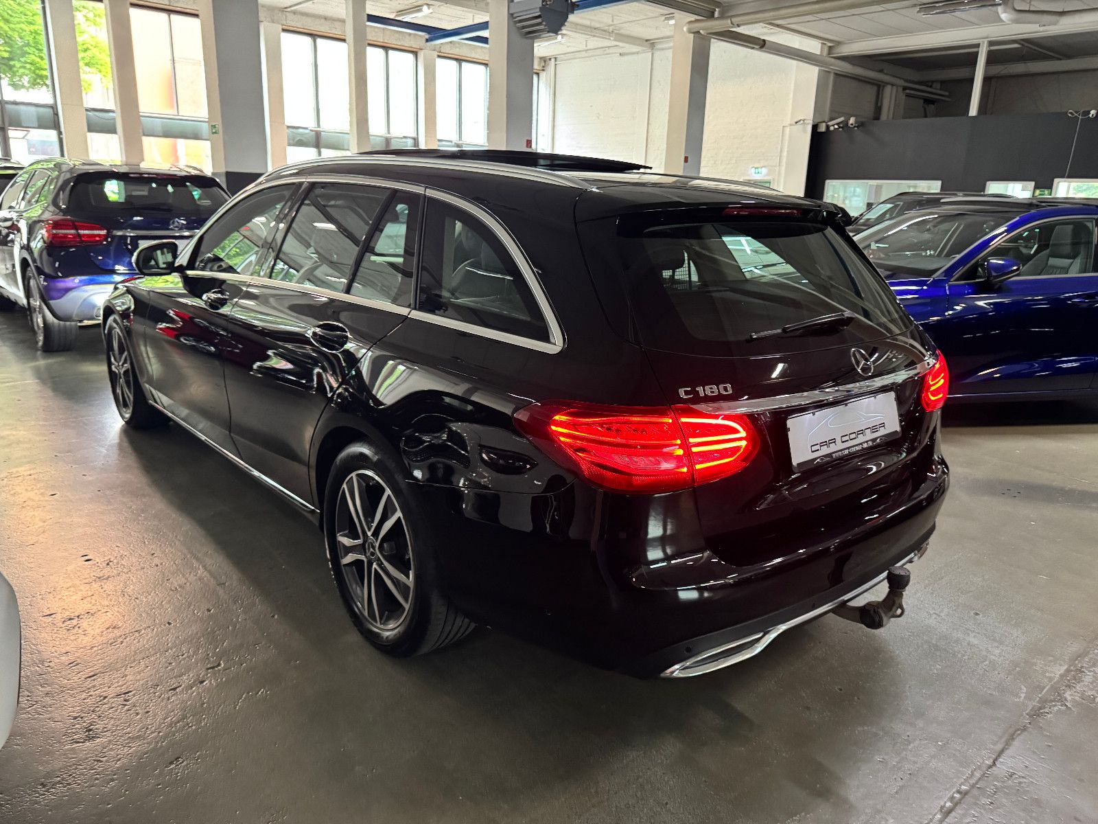 Fahrzeugabbildung Mercedes-Benz C 180 T CGI 9GT 2X AVANTGARDE PANO ILS NAVI AHK