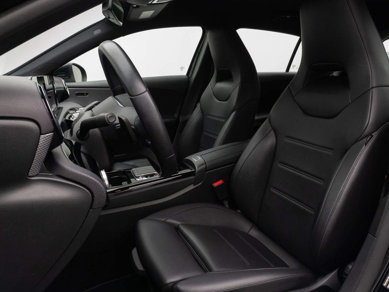 Fahrzeugabbildung Mercedes-Benz A 200 Navi PDC LED Sitzhzg Tempomat Sport 8fach