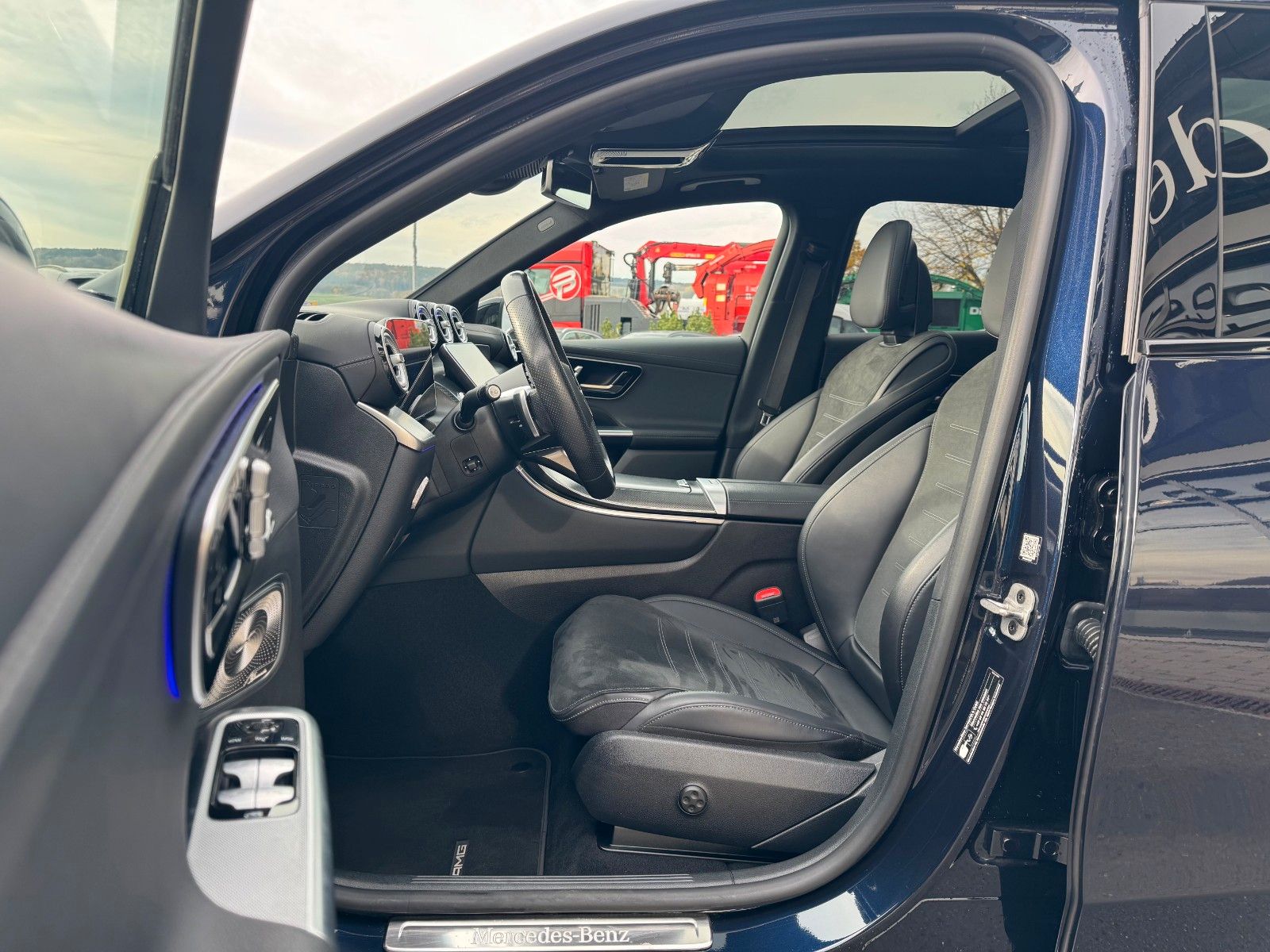 Fahrzeugabbildung Mercedes-Benz GLC 300 4M+AMG+Pano+Burm+360+Memory