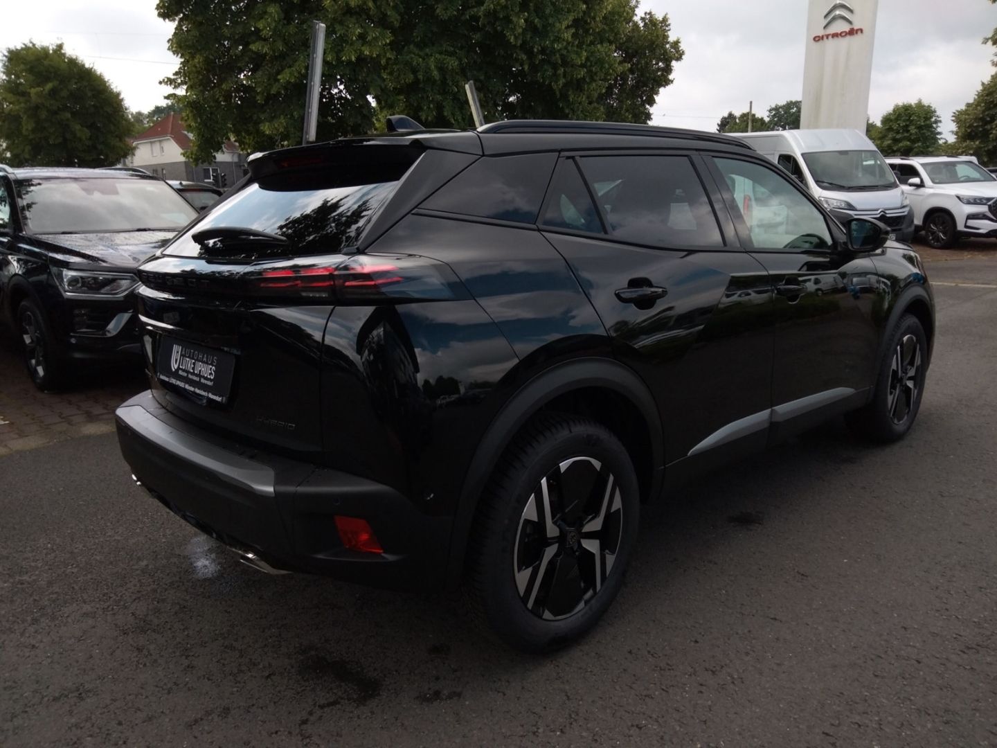Fahrzeugabbildung Peugeot 2008 GT Hybrid 145 e-DSC6 El. Panodach Navi ACC