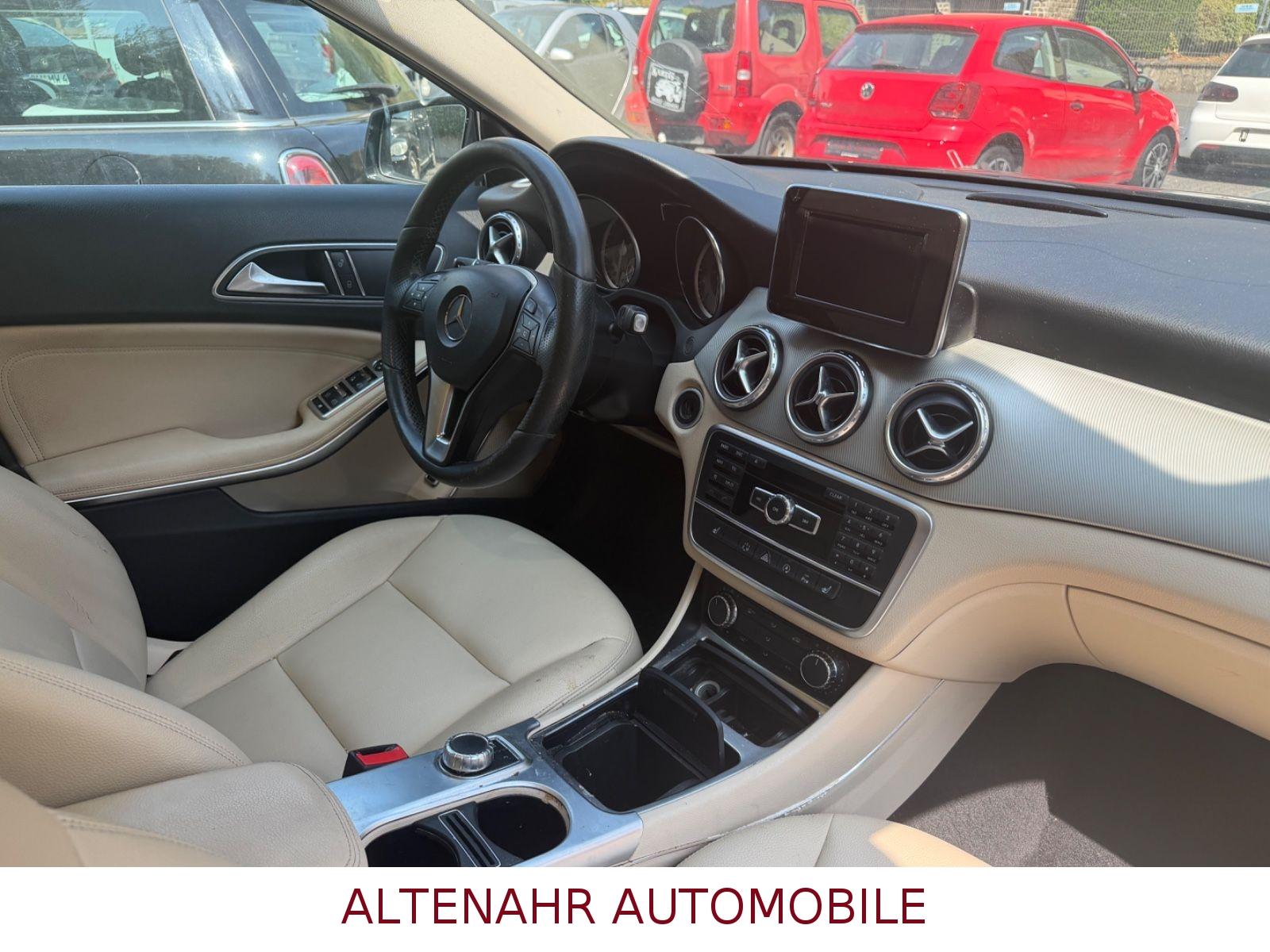 Mercedes-Benz GLA220 2015 — photo 11
