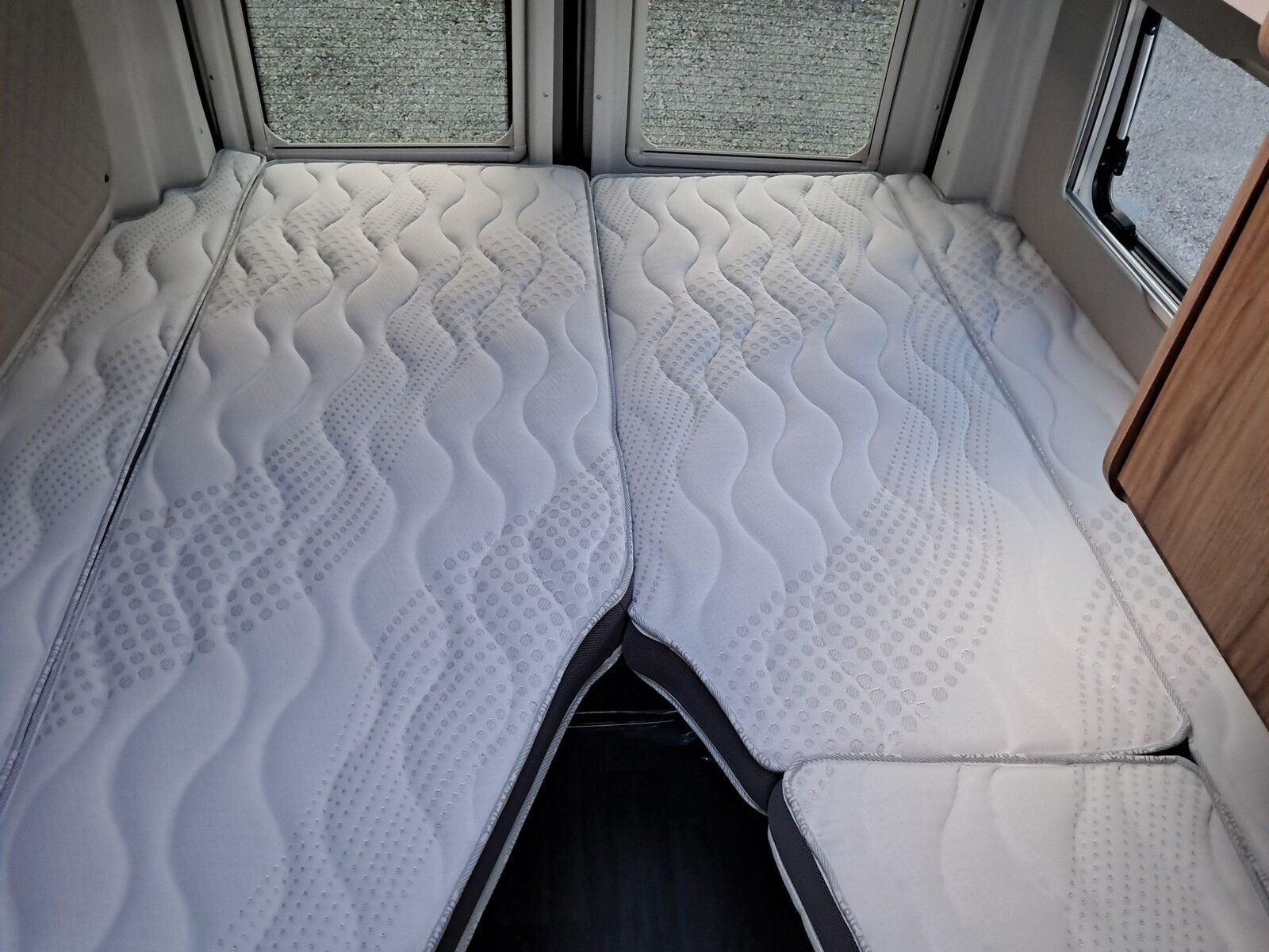 Fahrzeugabbildung Karmann Dexter 4x4 DE 570 AW Rückfahrkamera, Tageszul.