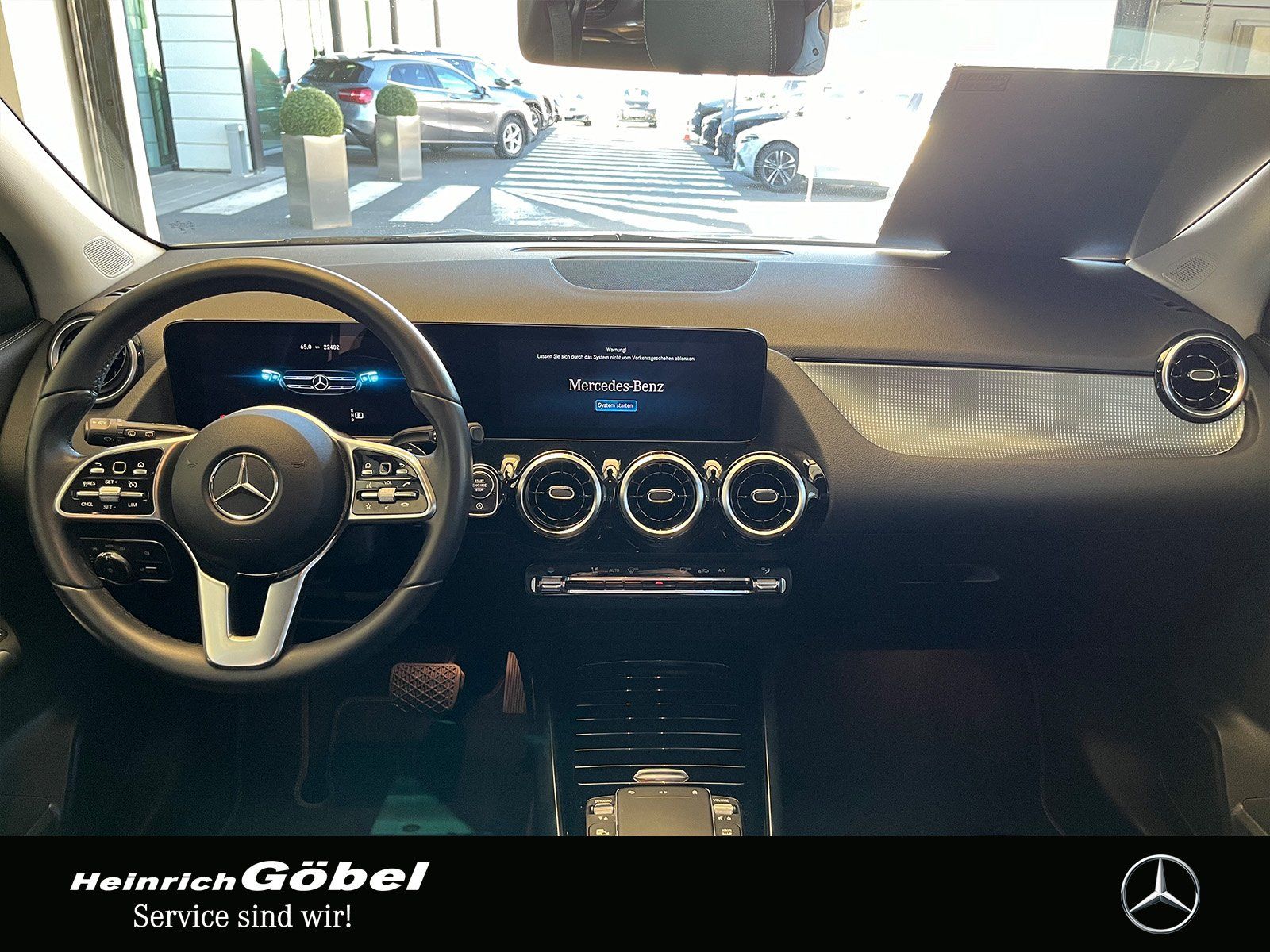 Fahrzeugabbildung Mercedes-Benz GLA 200 PROGRESSIVE+SPURHALTE+KAMERA+NAVI+LED