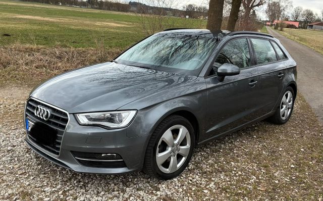 AUDI A3 1.6 TDI Automatik,Navi,Scheckheftgepfl.,AHK,