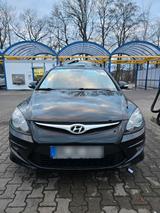Hyundai i30 1.6 Turbo diesel Motor Baujahr... - Hyundai i30 aus 2012 mit Diesel-Antrieb: Kombi