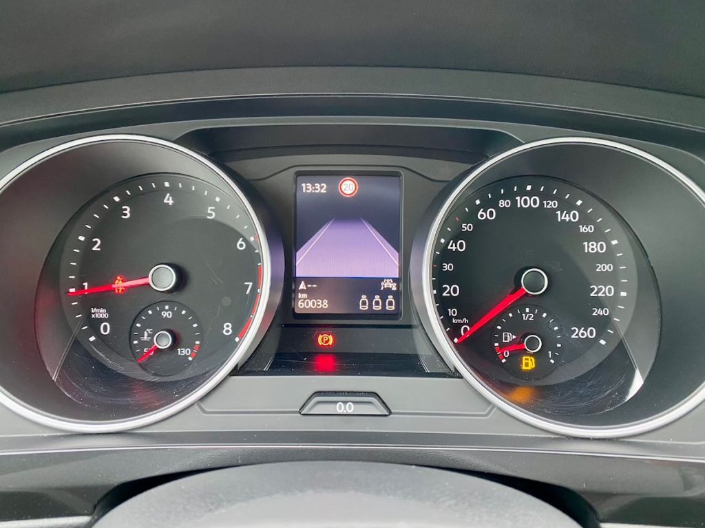 Fahrzeugabbildung Volkswagen Tiguan 1.5 TSI Life AAC NAVI SHZ PDC MASSAGE