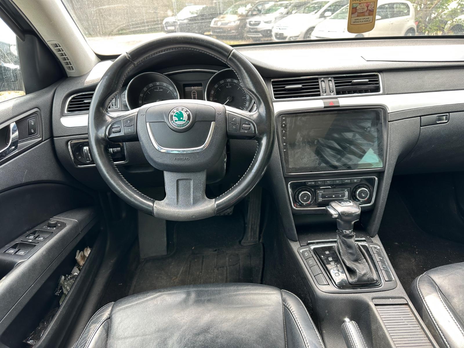 Skoda Superb 2012 — фото 11