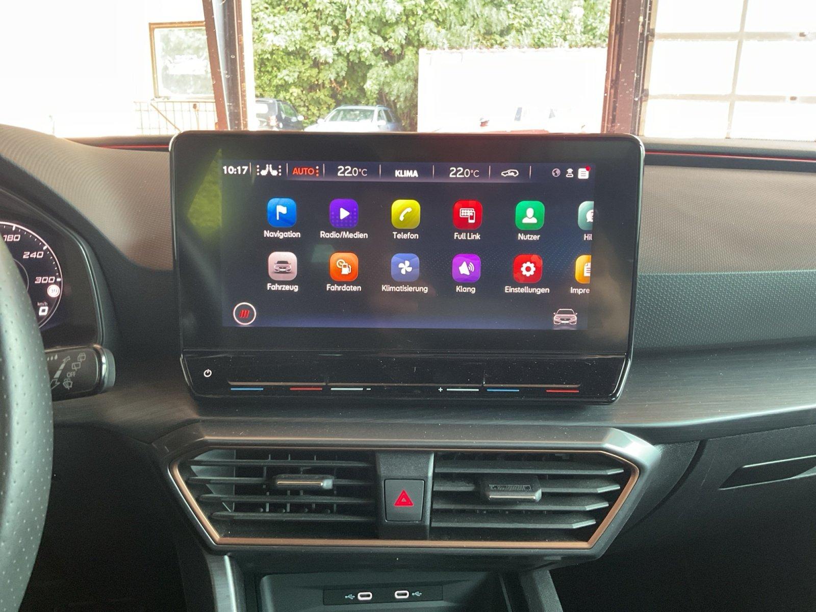 Cupra Leon Sportstourer 2.0 TSI 4Drive VZ LED + LM 19
