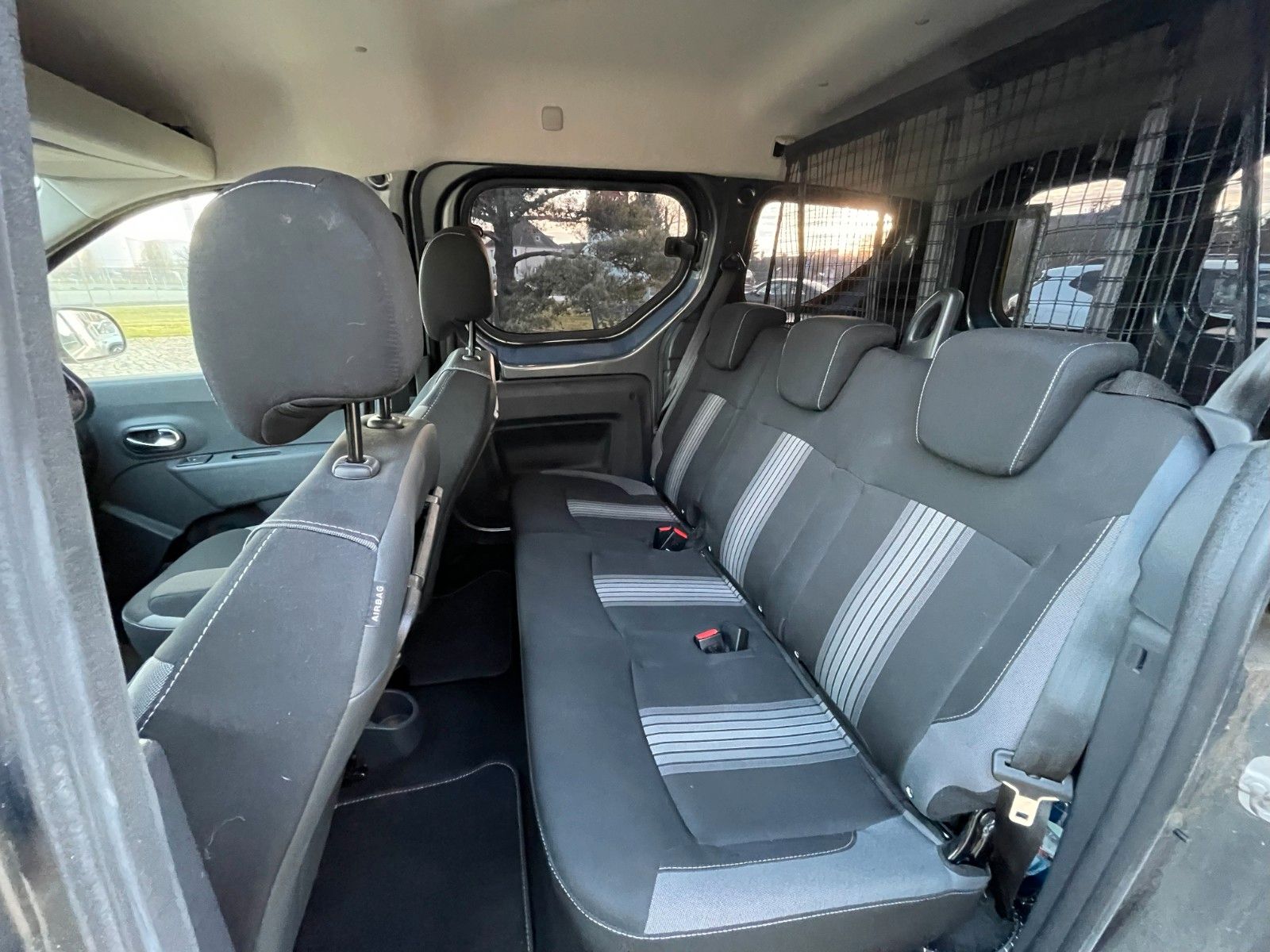 Fahrzeugabbildung Dacia Dokker Stepway Celebration