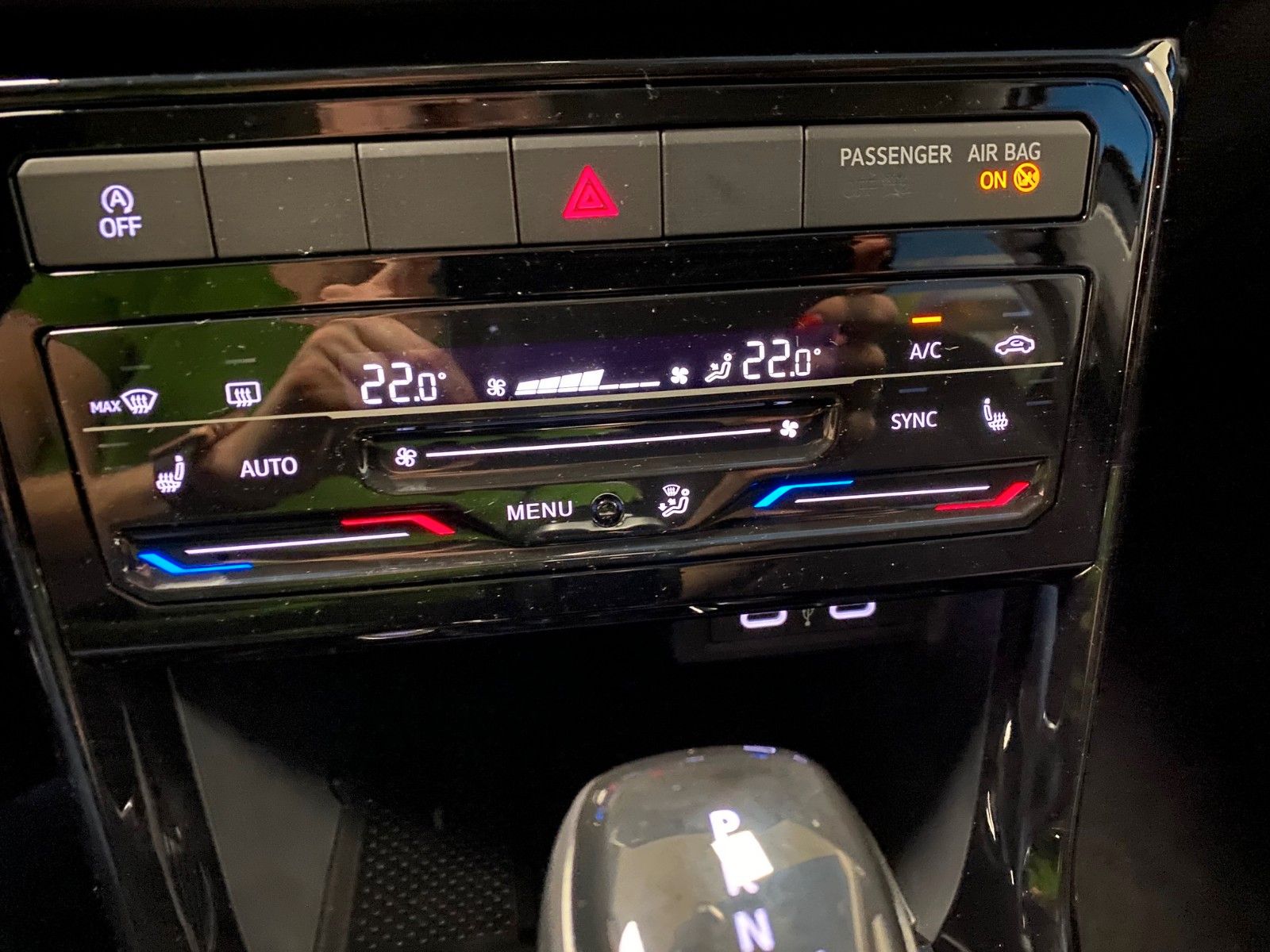 Fahrzeugabbildung Volkswagen T-Cross 1.0 TSI DSG Life mit MATRIX LED+KAMERA+