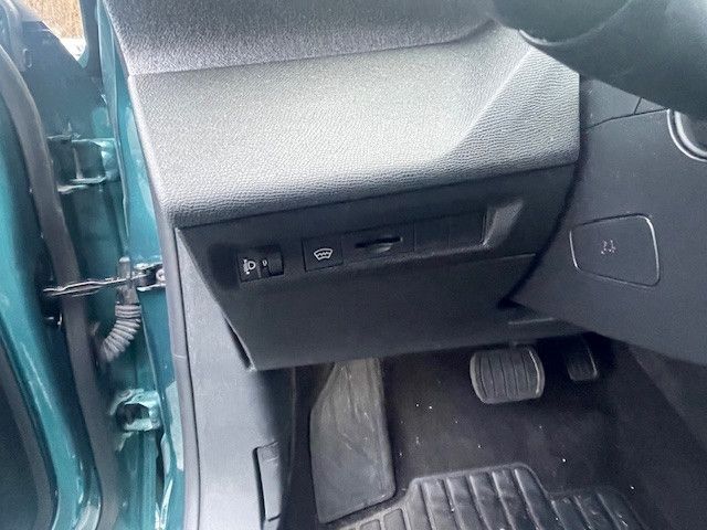 Fahrzeugabbildung Peugeot 308 SW Allure Blue HDI 130 eAT