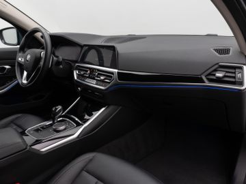 Fahrzeugabbildung BMW 320d Luxury Line Kamera HUD DAB HiFi Komfort LED