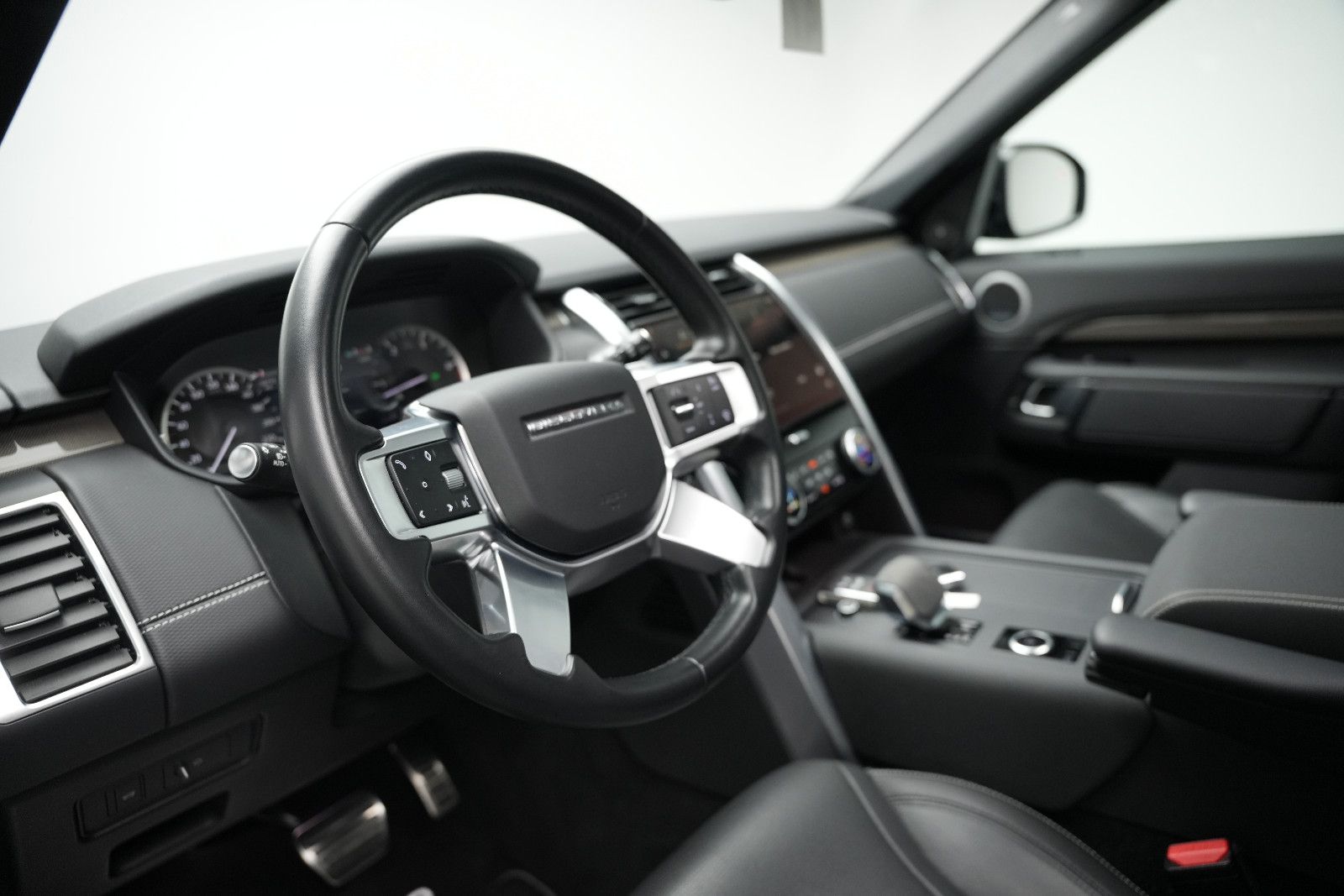 Fahrzeugabbildung Land Rover Discovery R-Dynamic AWD/7-SITZER/360'°Cam/AHK