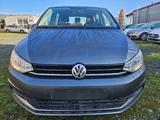 Volkswagen TOURAN 2.0 TDI * NAVIGATION *  PDC - VW Touran Gebrauchtwagen in Wiesbaden