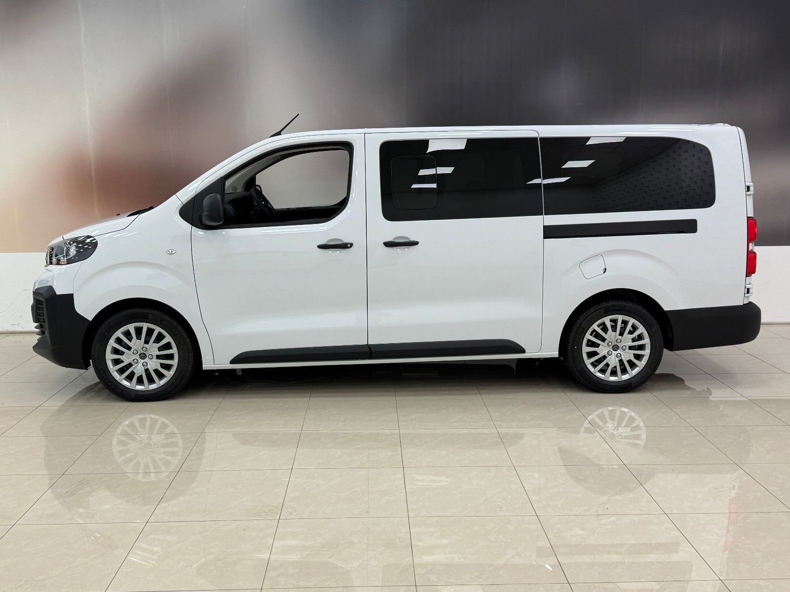 Peugeot Traveller - Bild 6