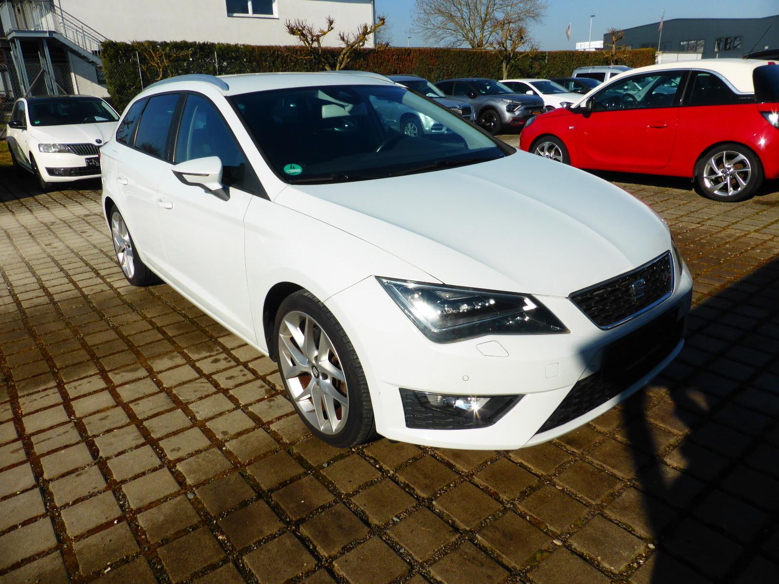 Seat Leon ST FR  Teil Leder mit Alcantara LED SHZ PDC