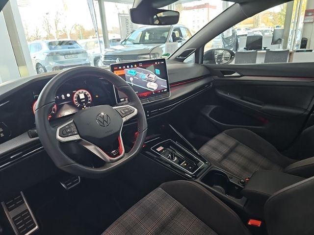 Fahrzeugabbildung Volkswagen Golf GTI 2.0 TSI DSG PANO IQ.LIGHT H&K BLACKSTYL