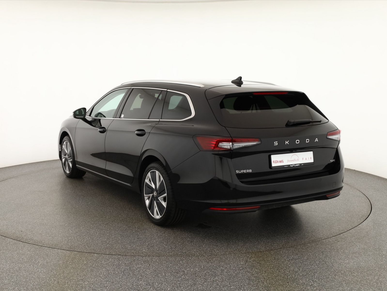 Skoda Superb Combi 2.0 TDI DSG 4x4 Selection ACC AHK imagem 3