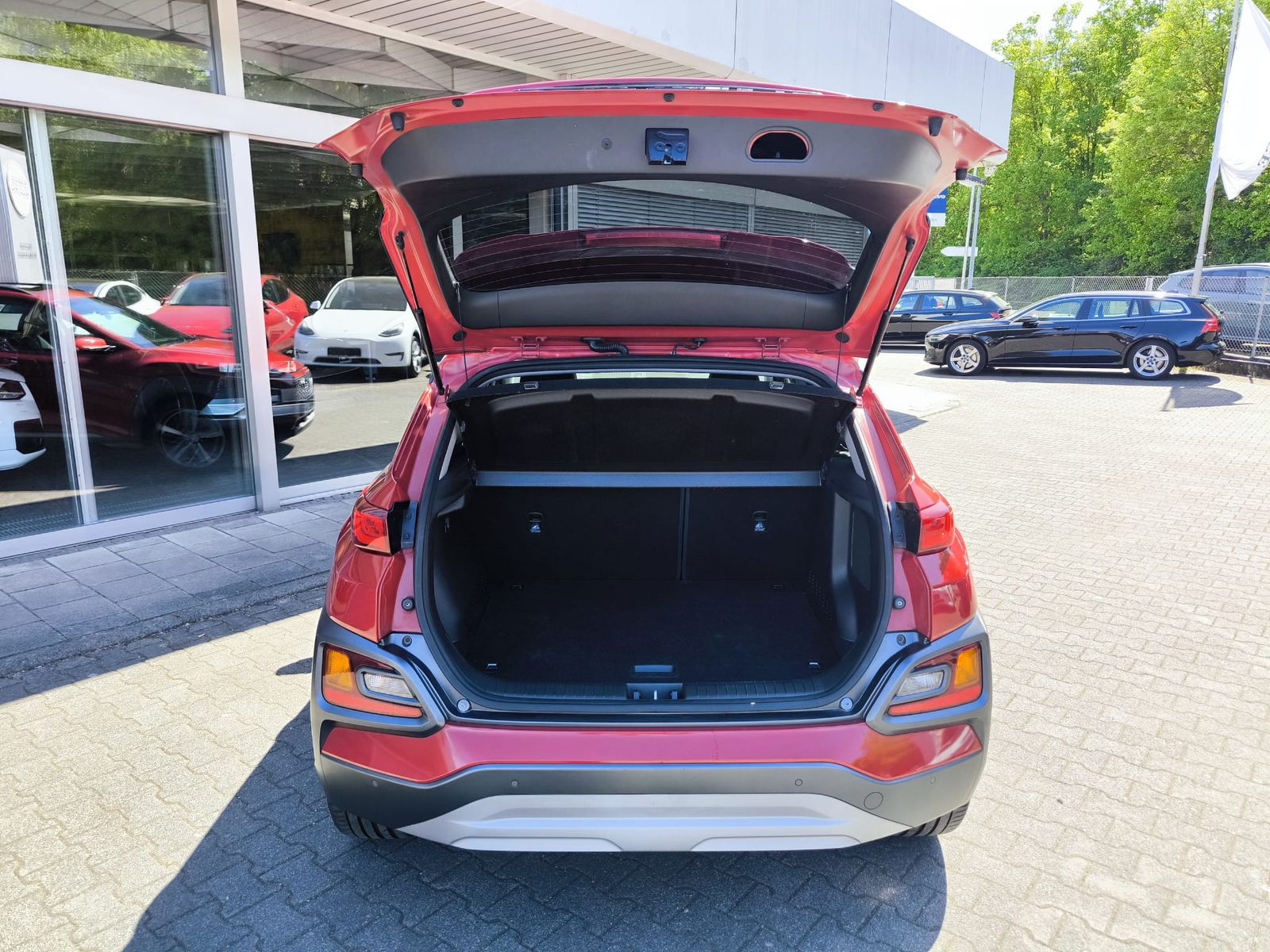 Fahrzeugabbildung Hyundai Kona Premium GLASD+LED+NAVI+KAM+SHZ+AHK+ACC+