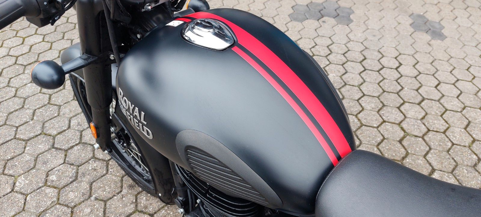 Fahrzeugabbildung Royal Enfield CLASSIC 350   Black /Black  nur 1700 KM