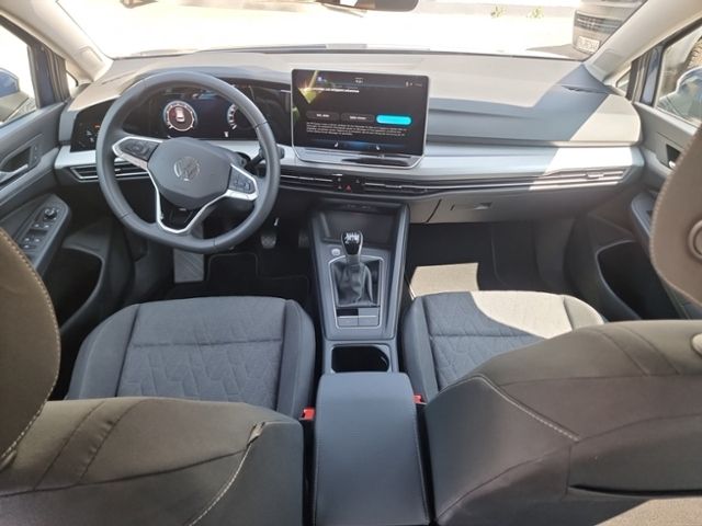 Fahrzeugabbildung Volkswagen Golf VIII 1.5 TSI LIFE SHZ LED-PLUS NAVI KLIMA K