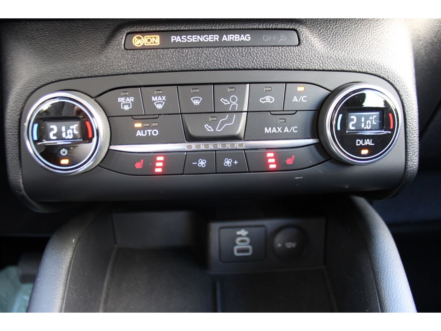 Fahrzeugabbildung Ford Kuga Titanium 2.0 EcoBlue 4x4 LED HeadUp Navi RF