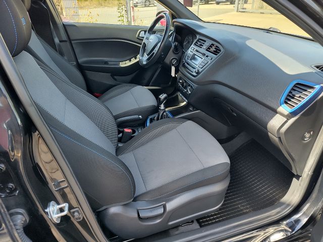 Hyundai i20 Sport Klima Sitz- und Lenkradheizung