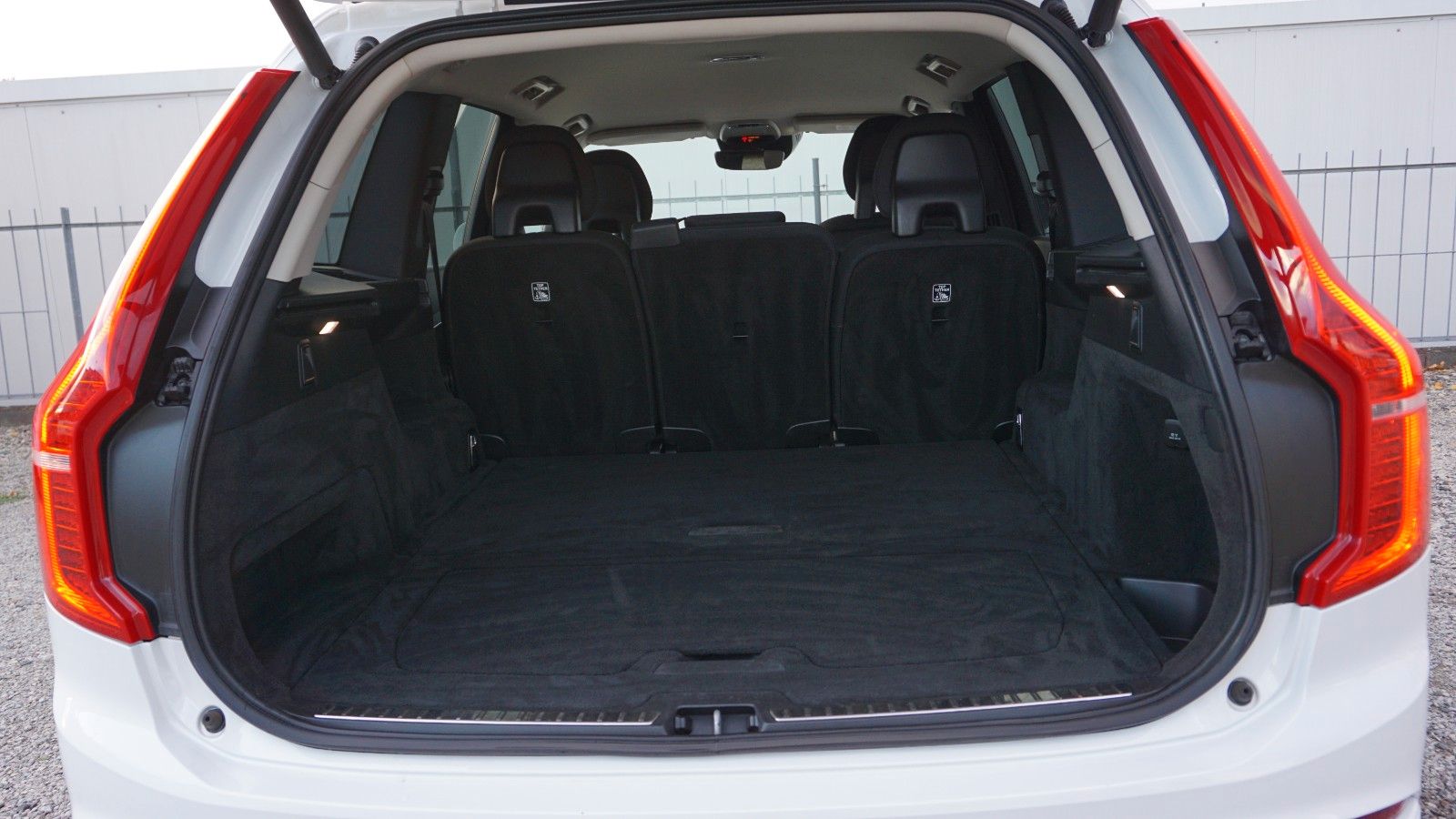 Fahrzeugabbildung Volvo XC90 Momentum AWD, Kamera, Navi, LED