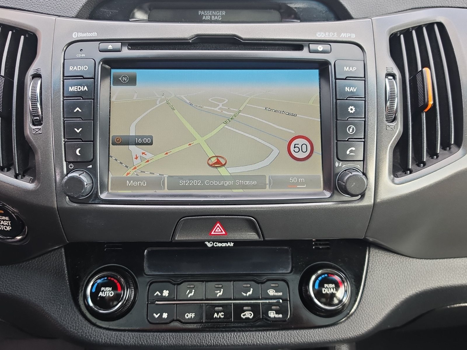Fahrzeugabbildung Kia Sportage  ALLRAD 4X4 AUTOMAT/PANORAMA/NAVI/XENON