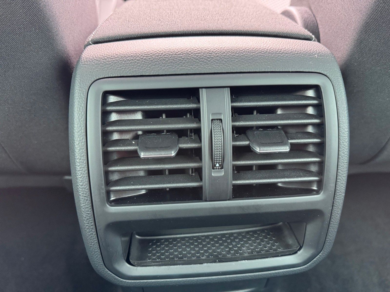 Fahrzeugabbildung Volkswagen Passat Variant 1.5 TSI