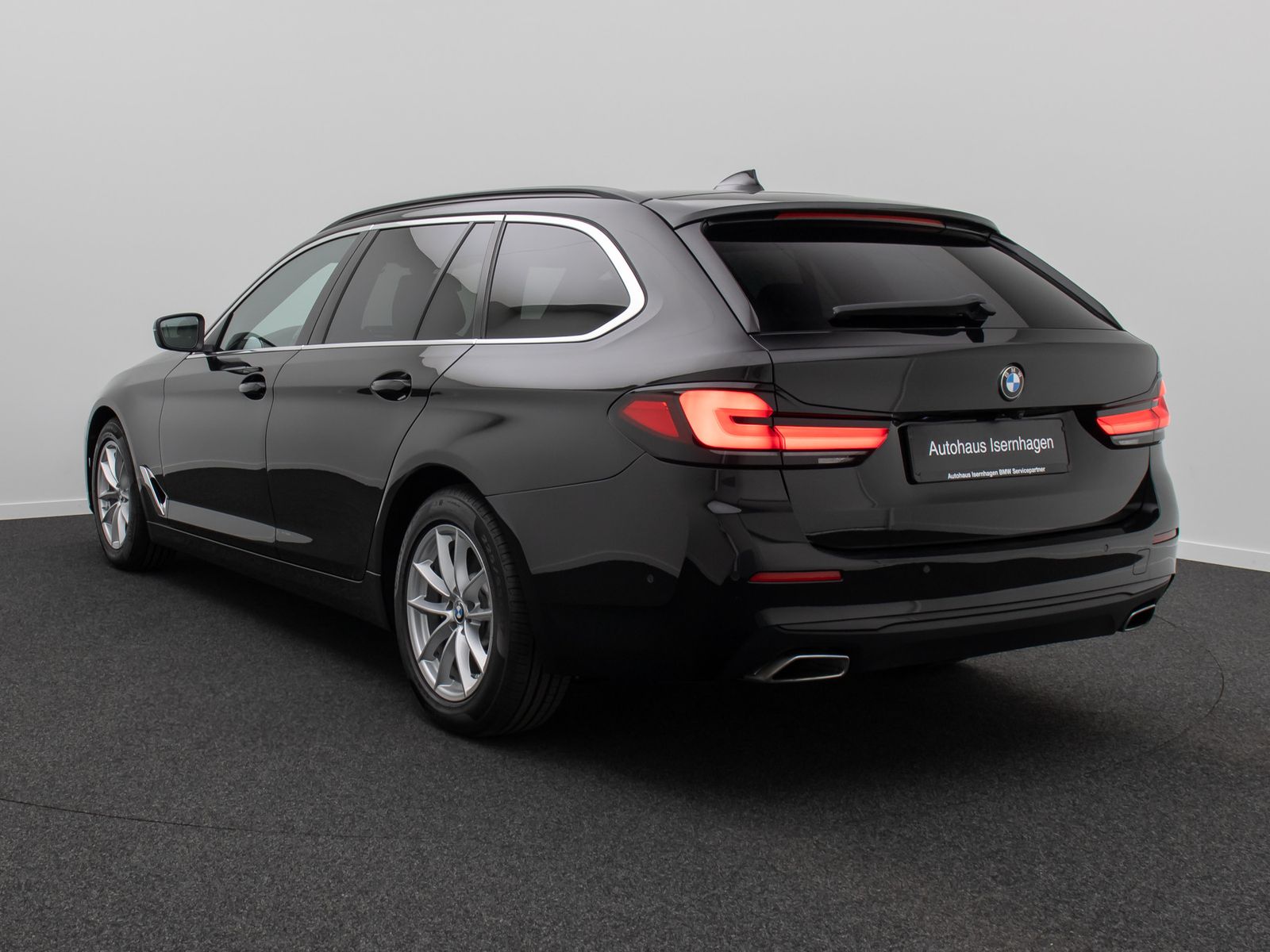 Fahrzeugabbildung BMW 520d Sport Kamera DAB Alarm Leder Panorama H/K