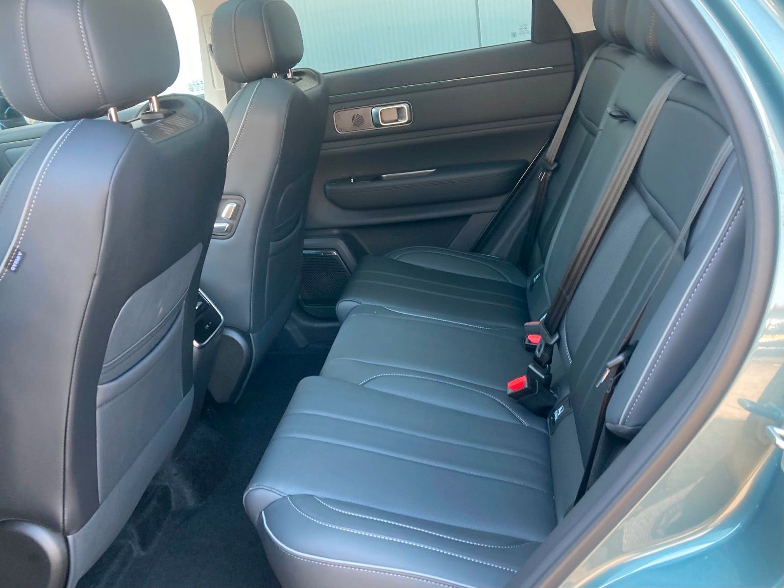 Fahrzeugabbildung JAECOO 7 1.5 TGDI PHEV 255 kW Exclusive/Sofort