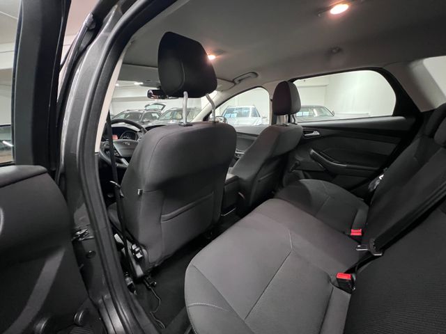 Ford FOCUS TURNIER BUSINESS/ 96.tKM/ GARANTIE/ NAVI/ Ford FOCUS TURNIER BUSINESS/ 96.tKM/ GARANTIE/ NAVI/