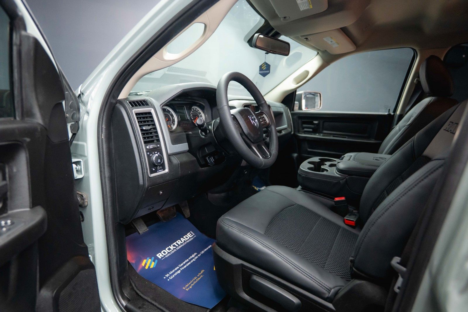 Fahrzeugabbildung Dodge RAM 5.7 V8 HEMI 4x4 OFFROAD Night-Paket *LED*AHK