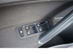 Fahrzeugabbildung Volkswagen Golf VII Comfortl.*DSG*Klimatronic*Kamera!*WiPa!