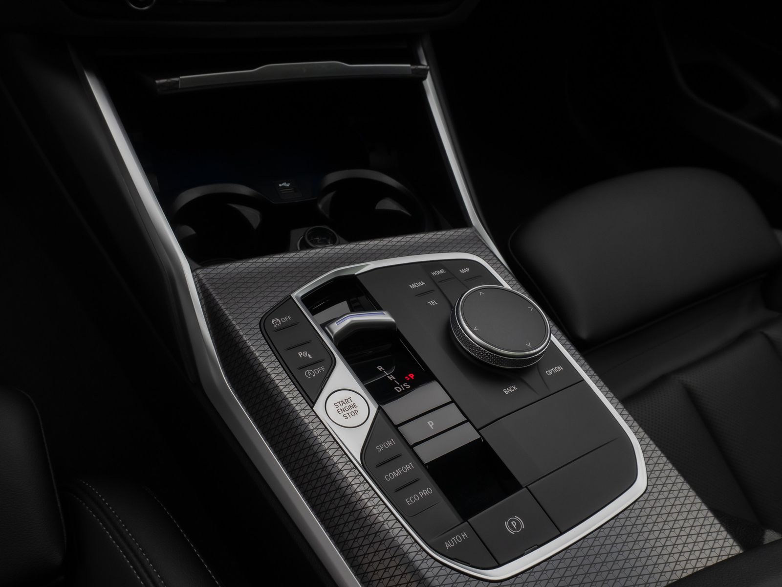 Fahrzeugabbildung BMW 320i M SportPro Glasdach Kamera HUD DAB HiFi 19"