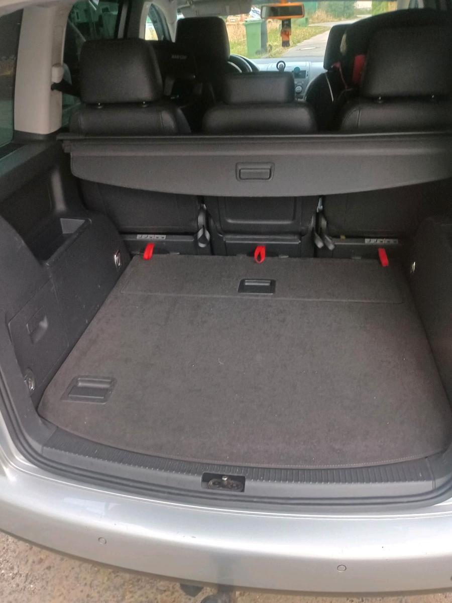 Volkswagen Touran 2005 — двигун 140 HP (103kW)