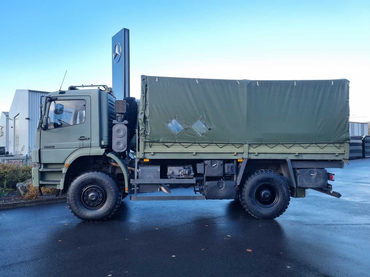Fahrzeugabbildung Mercedes-Benz Axor 1829 A 4x4 Pritsche/Plane 10 Stück