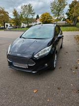Ford 1.0 EB 125PS Titanium PDC|SHZ|AHK|Navi|Keyless - gebrauchte Ford Fiesta aus dem Jahr 2013