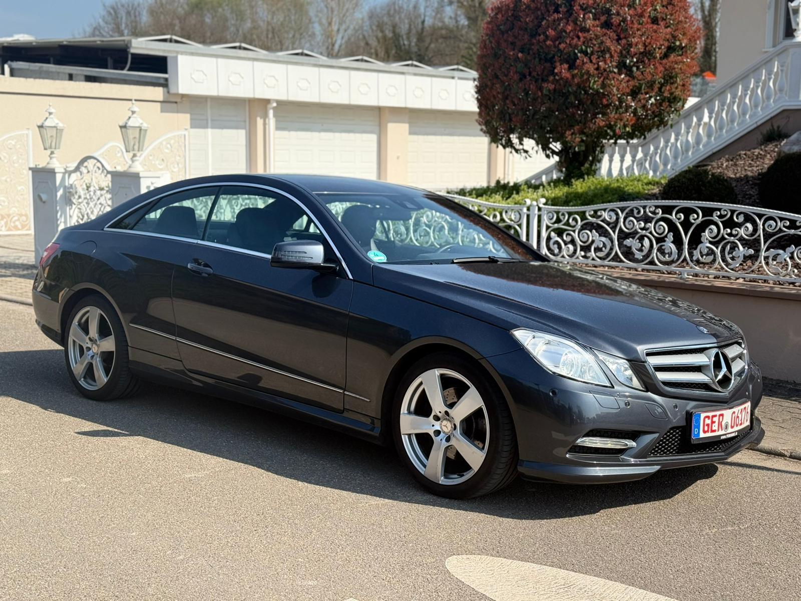 Mercedes-Benz E 220 E Coupe E 220 CDI BlueEfficiency