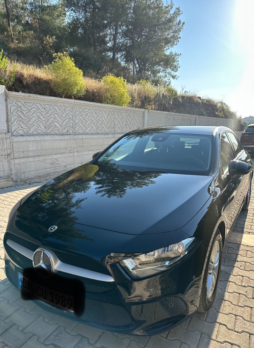 MERCEDES-BENZ A 180 d DCT -