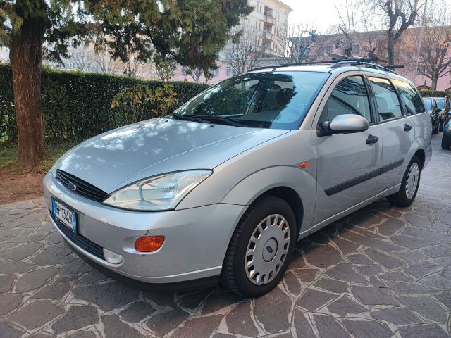 Ford Focus 1.6 benzina station wagon neopatentat