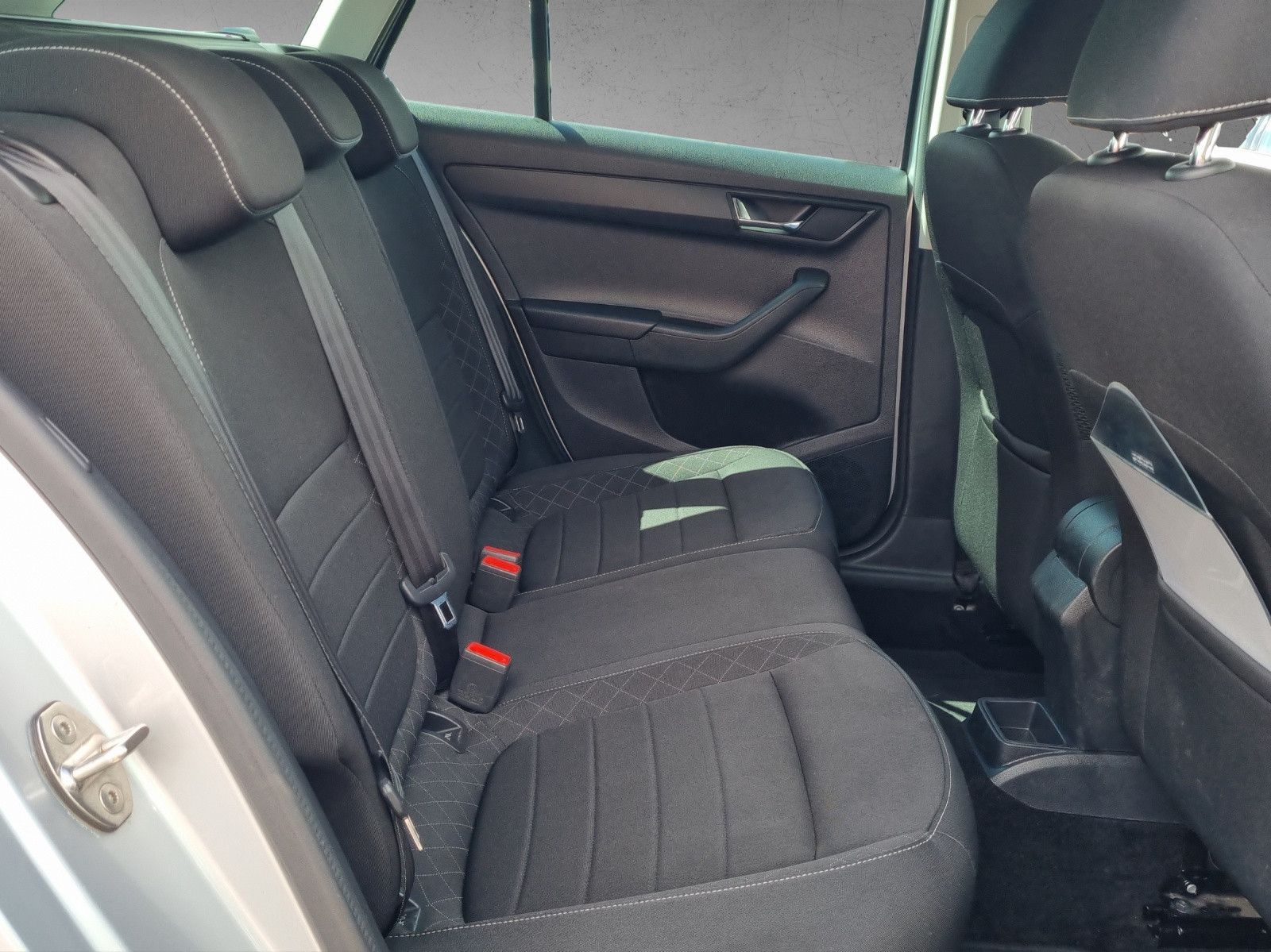 Fahrzeugabbildung SKODA Fabia Combi Style 1,0 TSI DSG GRA PDC