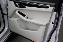 PORSCHE Macan S*CHRONO*PANO*PDLS+*ACC*360*BICOLOR*MEMORY PORSCHE Macan S*CHRONO*PANO*PDLS+*ACC*360*BICOLOR*MEMORY