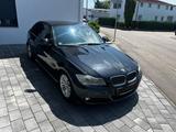 BMW 325 Baureihe 3 Lim. 325i Automatik - BMW 325 aus 2009: 325i