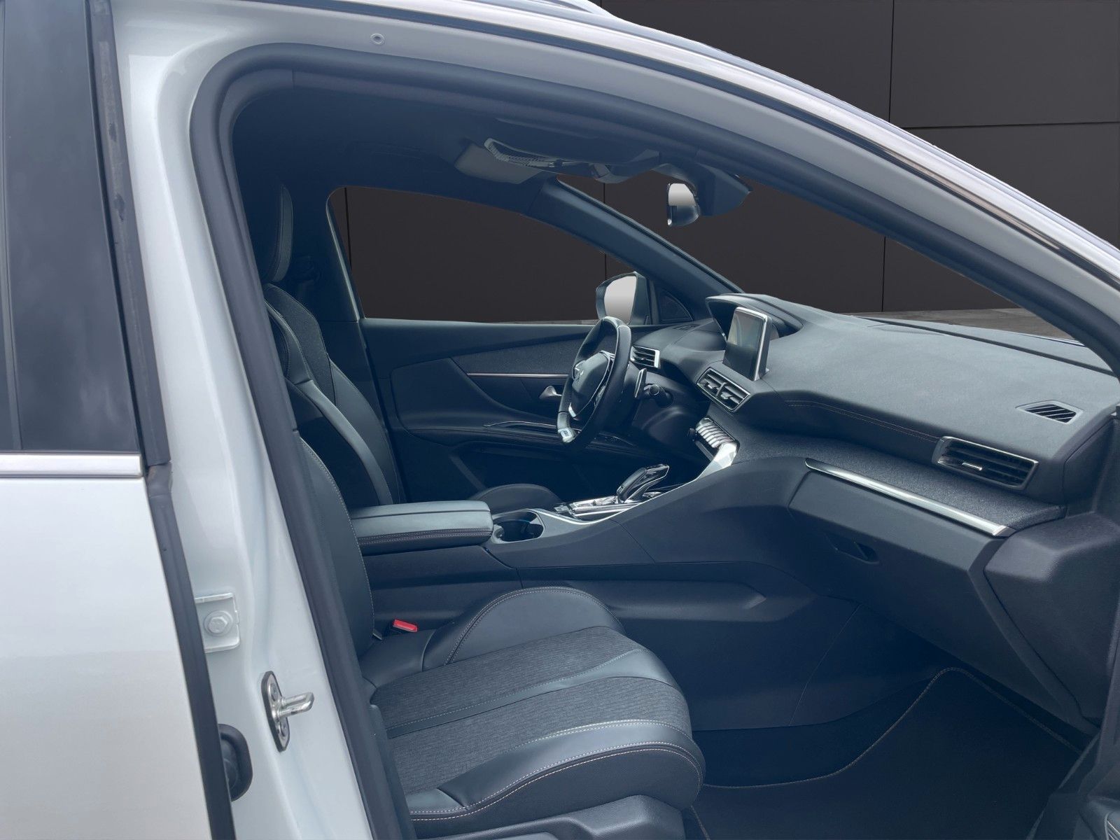 Fahrzeugabbildung Peugeot 5008 GT-Line Business Cam*Shzg*Navi*DAB+*7Sitzer