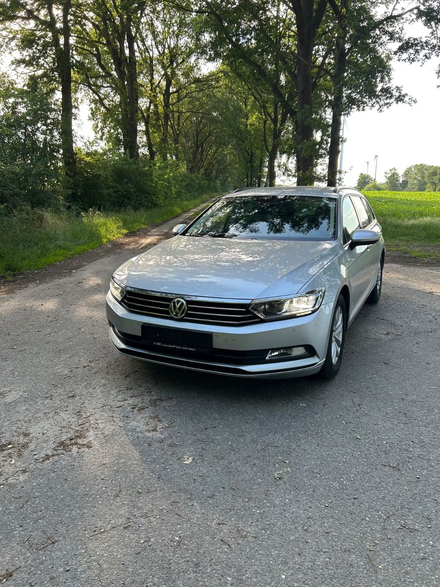 VW Passat Variant 2.0 TDI DSG Trendline Variant...