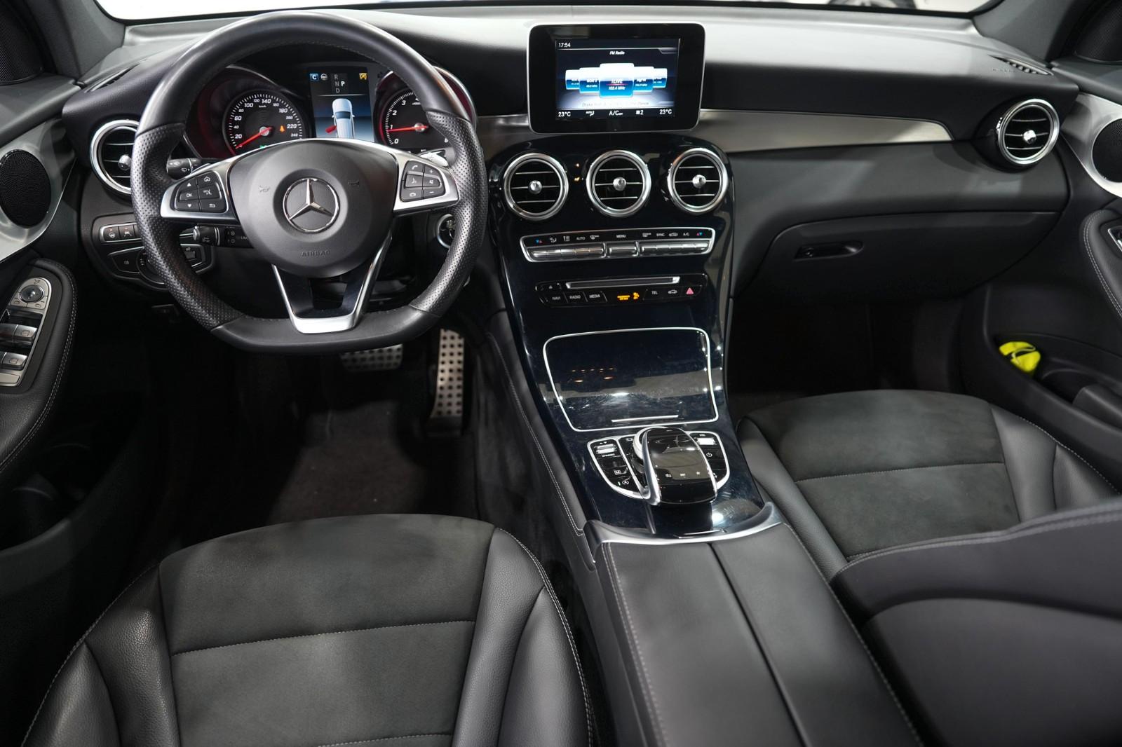 Mercedes-Benz GLC 300 4M*AMG-LINE*LEDER*LED*KAMERA*1.HAND